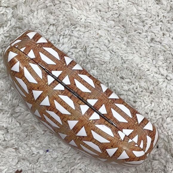 Stella & Dot case plus Juicy sunglasses - Picture 7 of 14